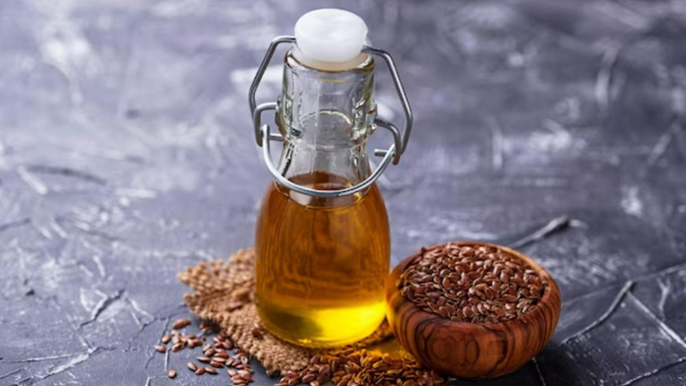 Снизить уровень воспаления в организме можно льняным маслом