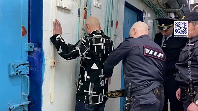 Пьяный мужчина накинулся с ножом на подростка