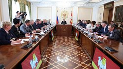 Алексей Текслер анонсировал подготовку соглашения с региональными профсоюзами и объединением работодателей