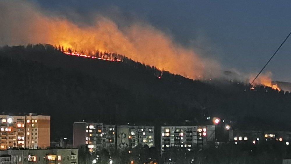 Под Миассом ночью горели территории Ильменского заповедника Под Миассом ночью горели территории Ильменского заповедника