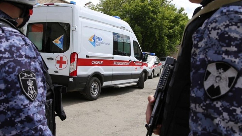 В Челябинске агрессивный пациент ударил головой о стену фельдшера скорой помощи