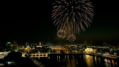 В Челябинске прошел праздничный салют в честь Дня Победы