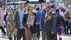 В празднованиях Дня Победы в Челябинске приняли участие более ста тысяч горожан