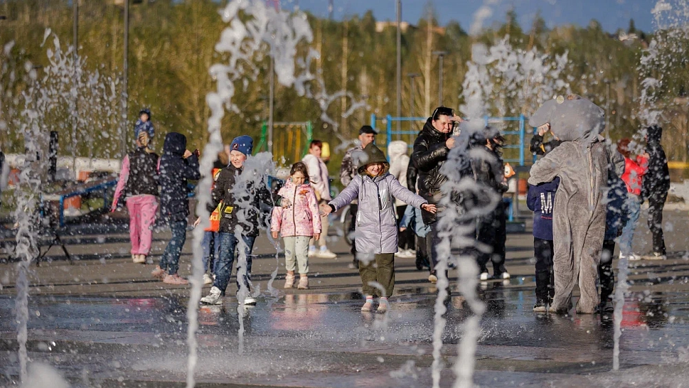 На главной площади в Карабаше запущен сухой фонтан