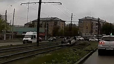 В Магнитогорске автомобиль перевернулся в ходе ДТП