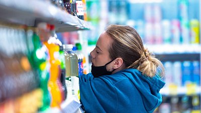 Маркировку соков, квасов и воды с сахаром запустят 15 мая