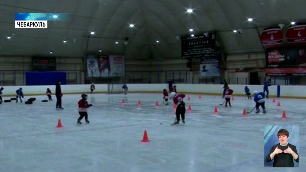 Иван Жвакин потренировался с хоккеистами