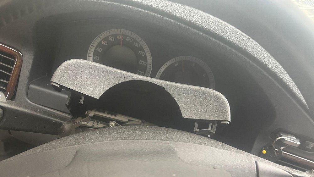 В Челябинске врезавшийся в остановку автомобилист двигался со скоростью 110 км/ч