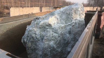 Челябинские таможенники пресекли нелегальный вывоз нефрита на 100 млн рублей