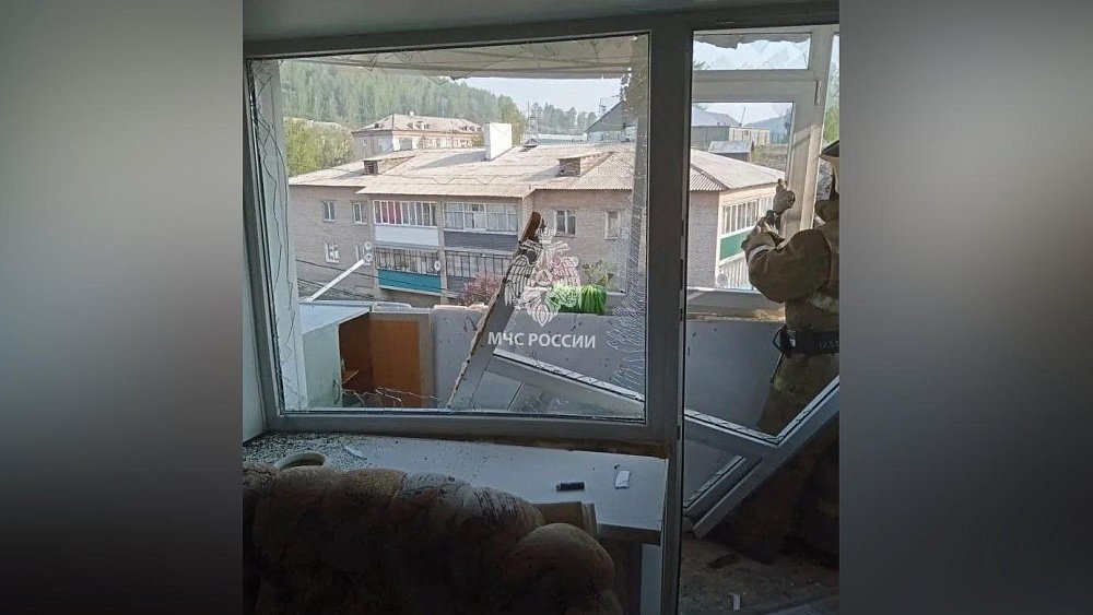 В поселке Челябинской области на балконе взорвался самогонный аппарат