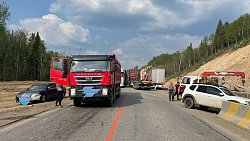 В Ашинском районе легковушка столкнулась с двумя грузовиками