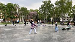 В Ленинском районе Челябинска появился первый сухой фонтан