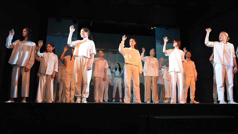 Челябинский театр для трудных подростков представит спектакль «Я здесь»