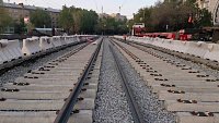 25-метровые рельсы укладывают при ремонте трамвайных путей в Челябинске