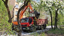 В Миассе началось благоустройство дорог и скверов