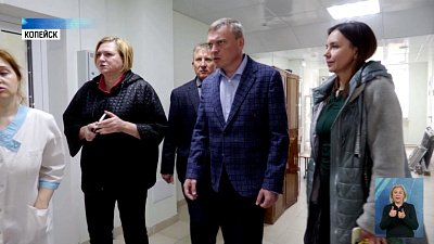Глава города проверил ремонт поликлиник