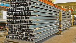 Рельсы ЧМК используются для ремонта трамвайных путей в Челябинске