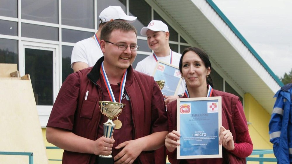 Лучшую бригаду скорой помощи назвали в Челябинской области