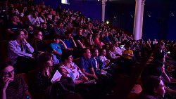 В Челябинске состоялась премьера спектакля о трудных подростках