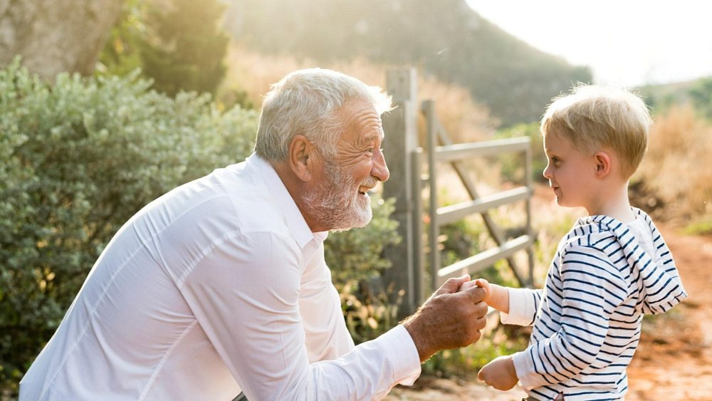 Как возраст отца влияет на здоровье ребенка