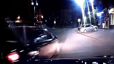 В Златоусте водитель легковушки скрылся с места ДТП