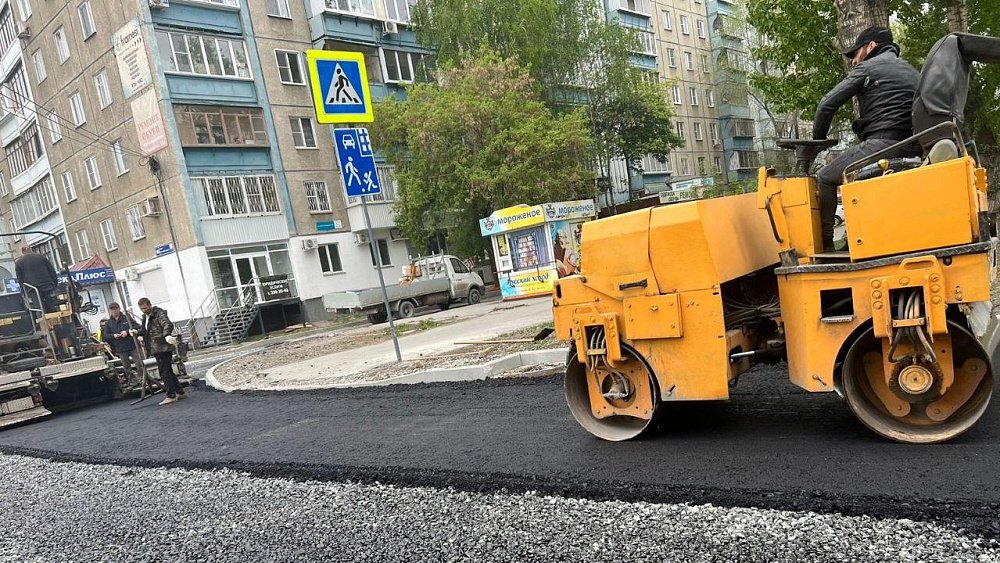 В Челябинске по заявкам жителей отремонтируют 11 путей к детским садам и школам
