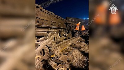 В Челябинске три вагона поезда сошли с рельсов на железнодорожном вокзале