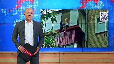 В Троицке спасли бабушку, едва не упавшую с балкона