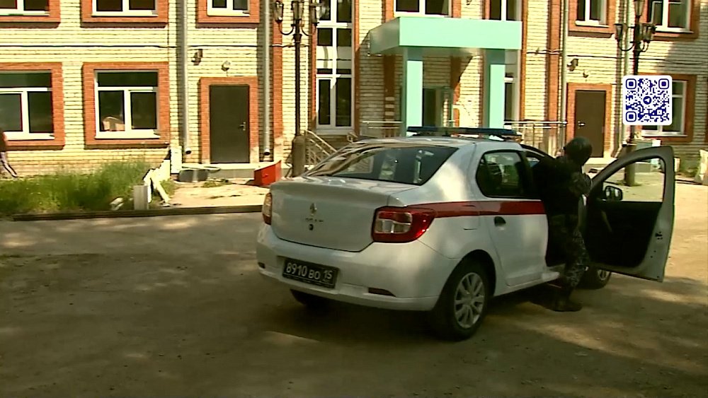 Сотрудники Росгвардии обеспечивают безопасность детей в лагерях Челябинской области