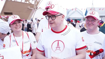 Алексей Текслер принял участие в VII Парижском полумарафоне