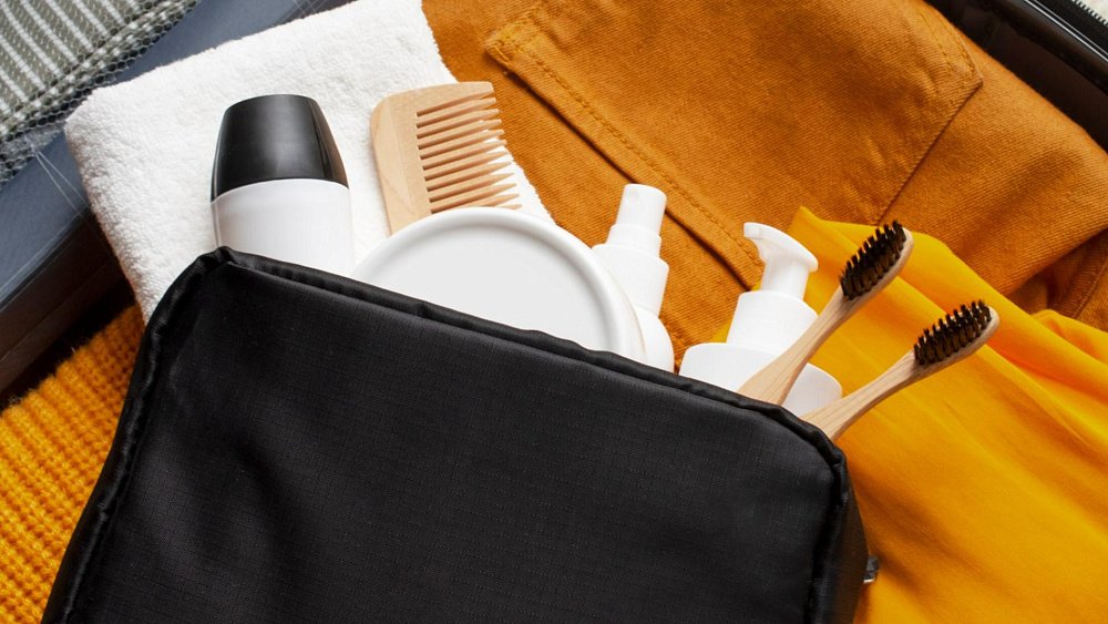 Что положить в мужскую дорожную косметичку