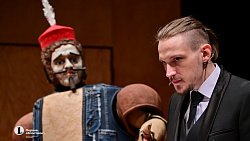 В Челябинске поставили спектакль для взрослых с механическими куклами