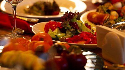 Возле городского бора в Челябинске открылся ресторан грузинской кухни «Батоно»