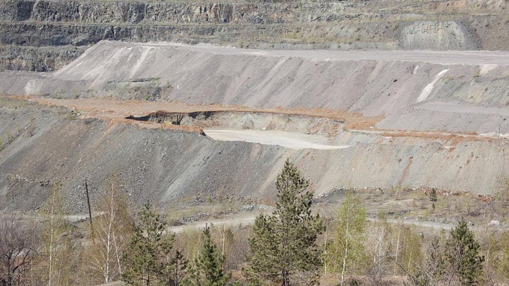 В Усть-Катаве местные жители пожаловались на взрывы со стороны гранитного карьера