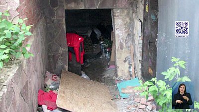 В Челябинске арестовали бездомного, который выбросил в мусор младенца