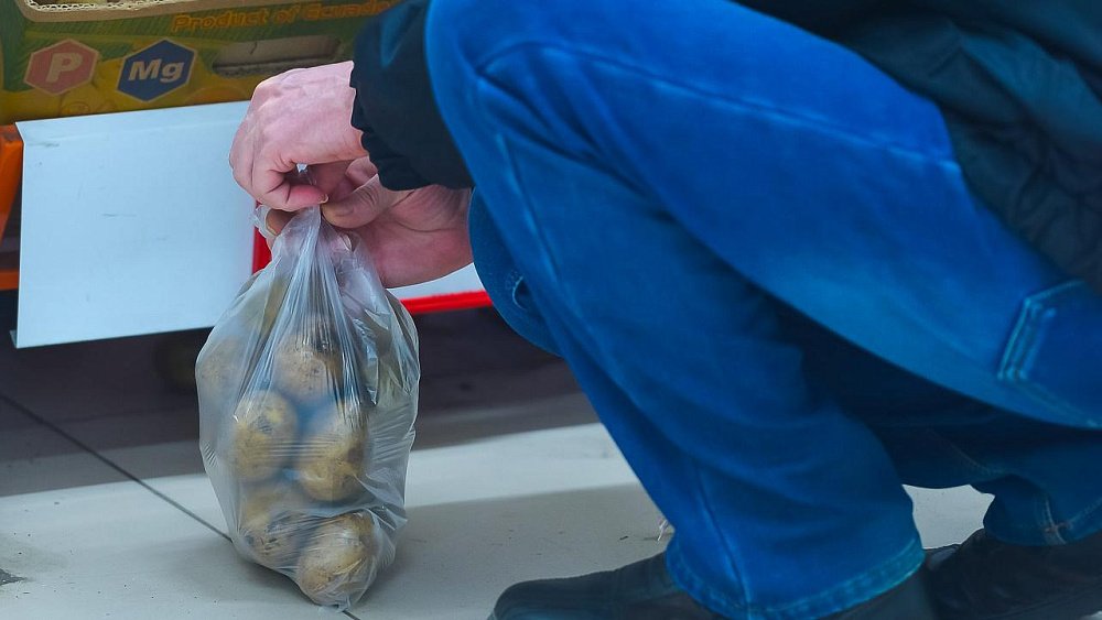 В Челябинской области упали цены на картофель и свинину