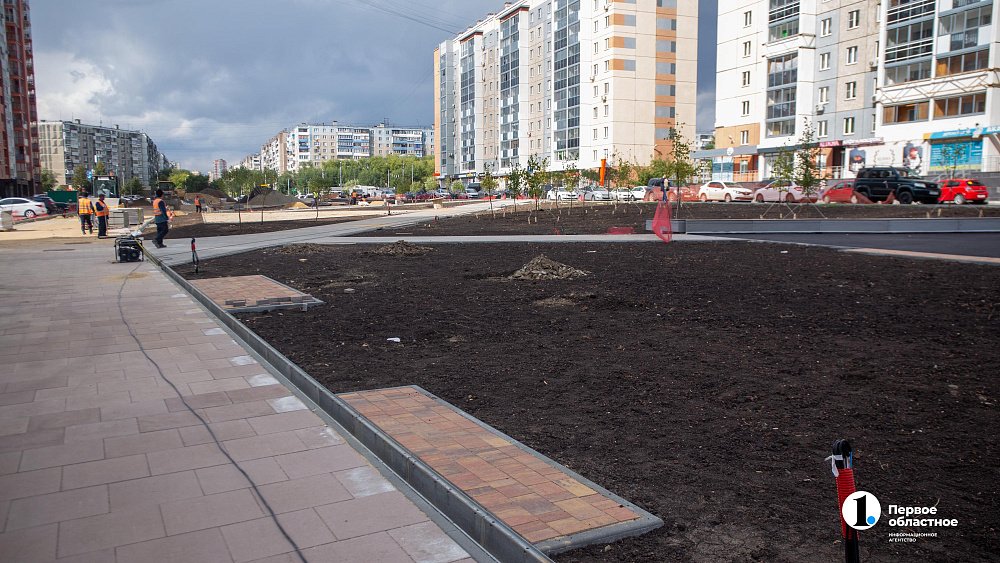 В Челябинске запретят ставить на газонах автомобили и торговые киоски