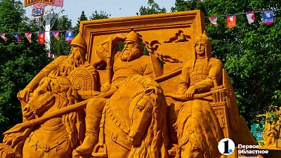 В горсаду им. Пушкина в Челябинске открыли фестиваль скульптур из песка