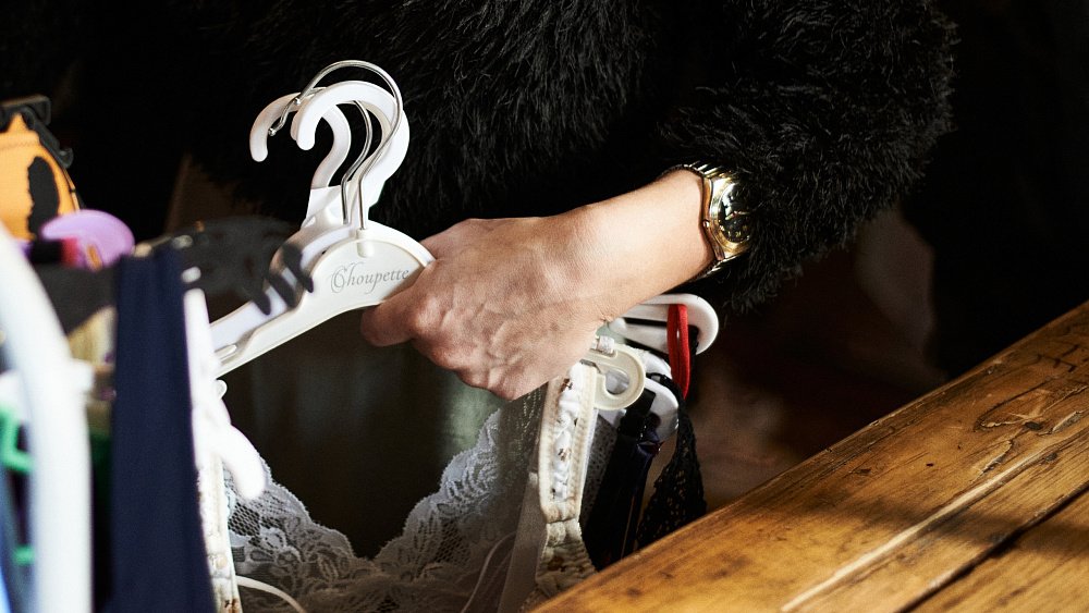 В новом магазине «Вещеворота» в Челябинске будут дарить вещи и обменивать цветы