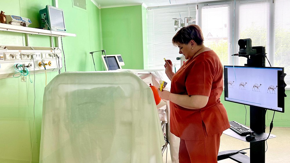 Пациенты ожогового отделения получили подарки в День защиты детей