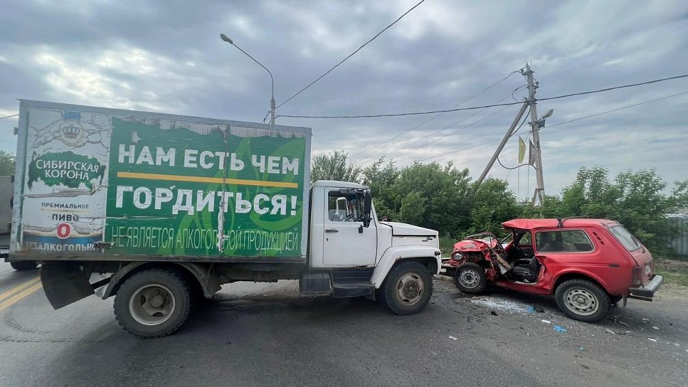 В Магнитогорске водитель «Нивы» погиб в ДТП с грузовиком