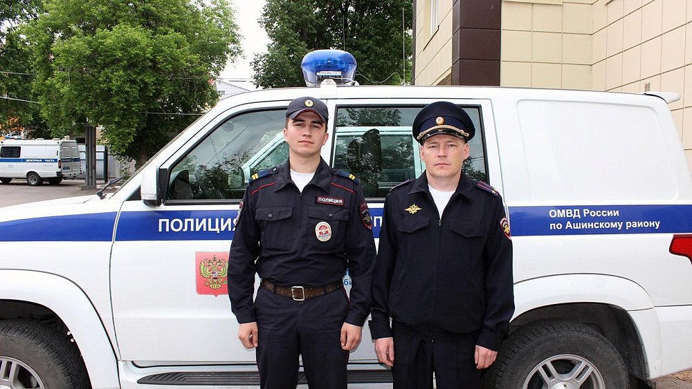 В Челябинской области наградят полицейских, спасших семью в ночном пожаре