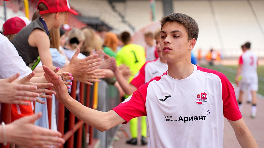 Команды «Челябинск-ОСШ» разгромили ульяновскую «Волгу» в первенстве ЮФЛ