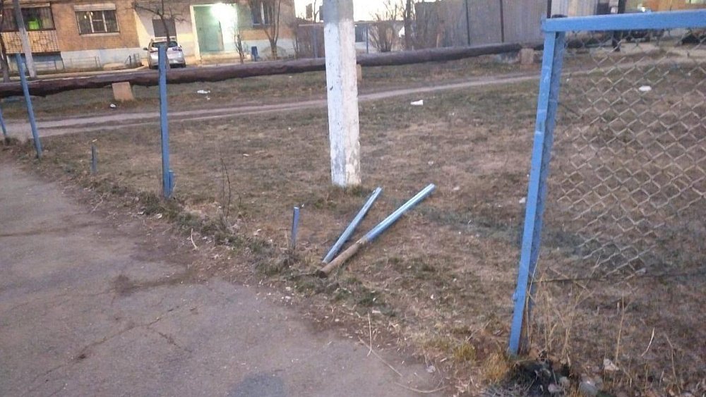 С челябинской УК хотят взыскать 100 тысяч рублей за травмированный палец ребенка