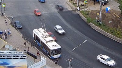 В Миассе женщина попала под колеса троллейбуса