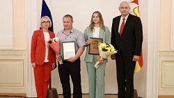 Студентов колледжей и аспирантов наградили на торжественном приеме в правительстве Челябинской области