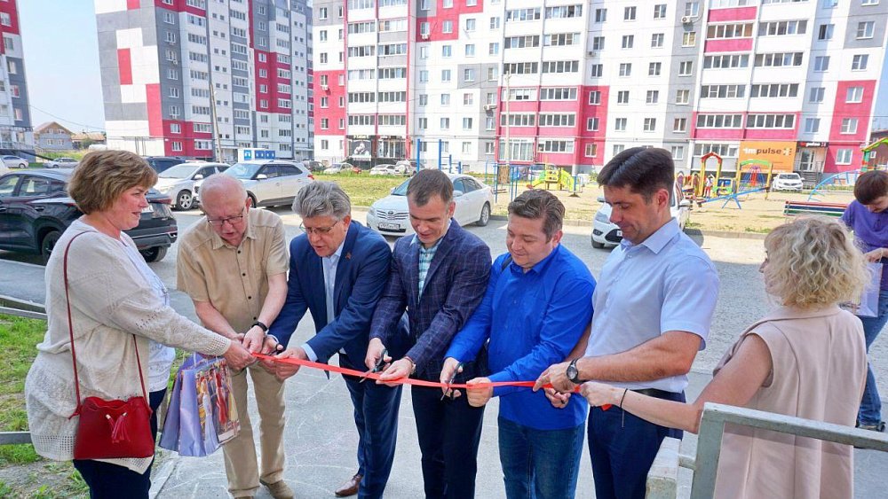 Три врача из Челябинской области получили ведомственное жилье