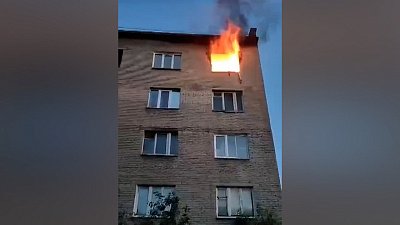 В Кыштыме пожар начался в многоквартирном доме