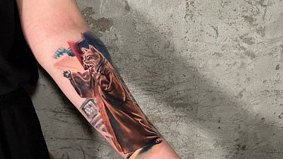 В Челябинске сделали первую татуировку по эскизу нейросети