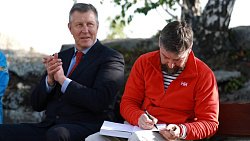 На озере Тургояк в Челябинской области открыли стелу «Альбатрос»